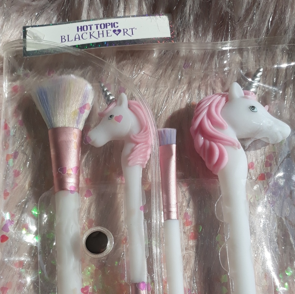 Hot topic BlackHeart Unicorn Make-Up Brushes